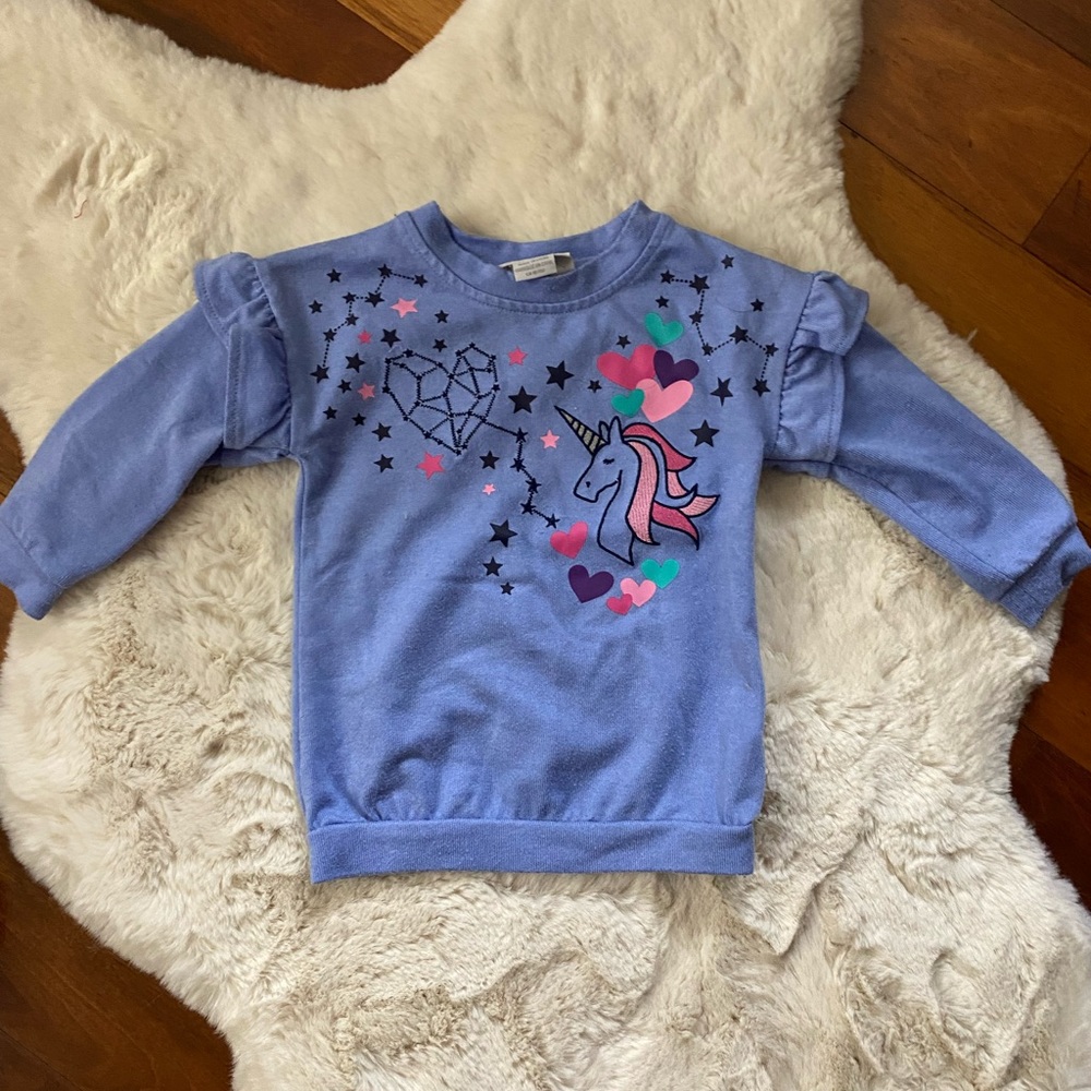 🐠2/$10🐠 Toddler girls 👧 unicorn sweater.